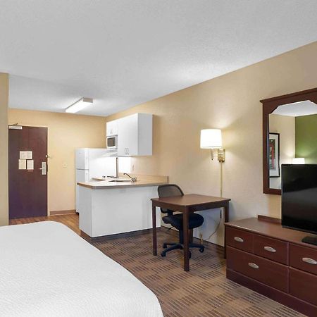 Extended Stay America Select Suites - Greensboro - Wendover Ave - Big Tree Way Exterior foto