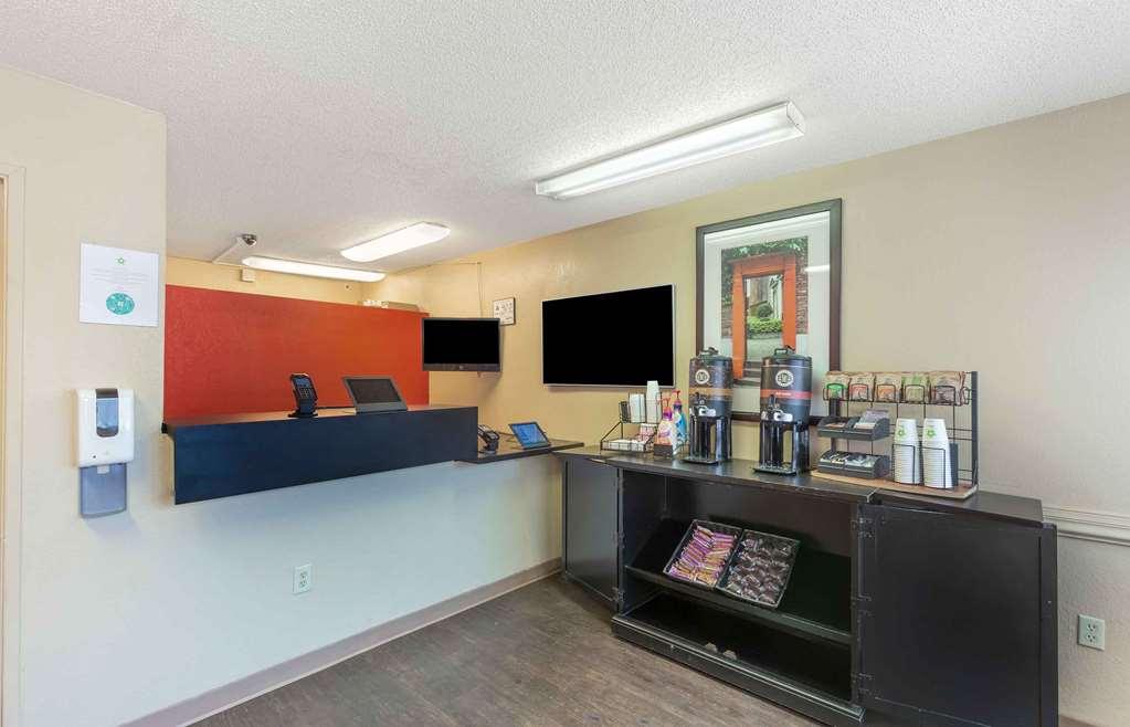 Extended Stay America Select Suites - Greensboro - Wendover Ave - Big Tree Way Interior foto