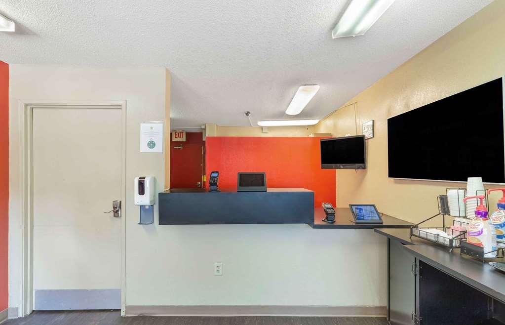 Extended Stay America Select Suites - Greensboro - Wendover Ave - Big Tree Way Interior foto