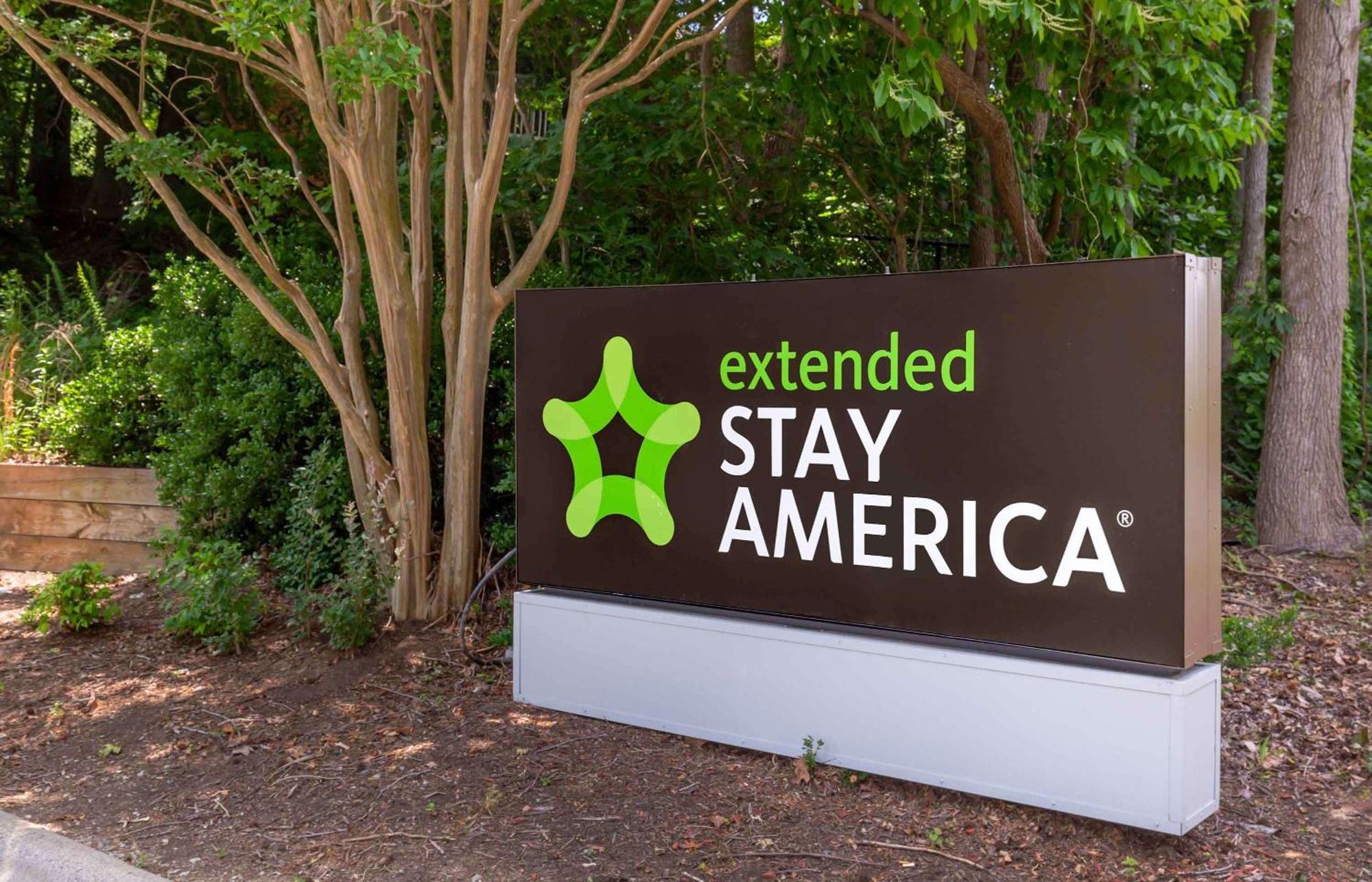 Extended Stay America Select Suites - Greensboro - Wendover Ave - Big Tree Way Exterior foto