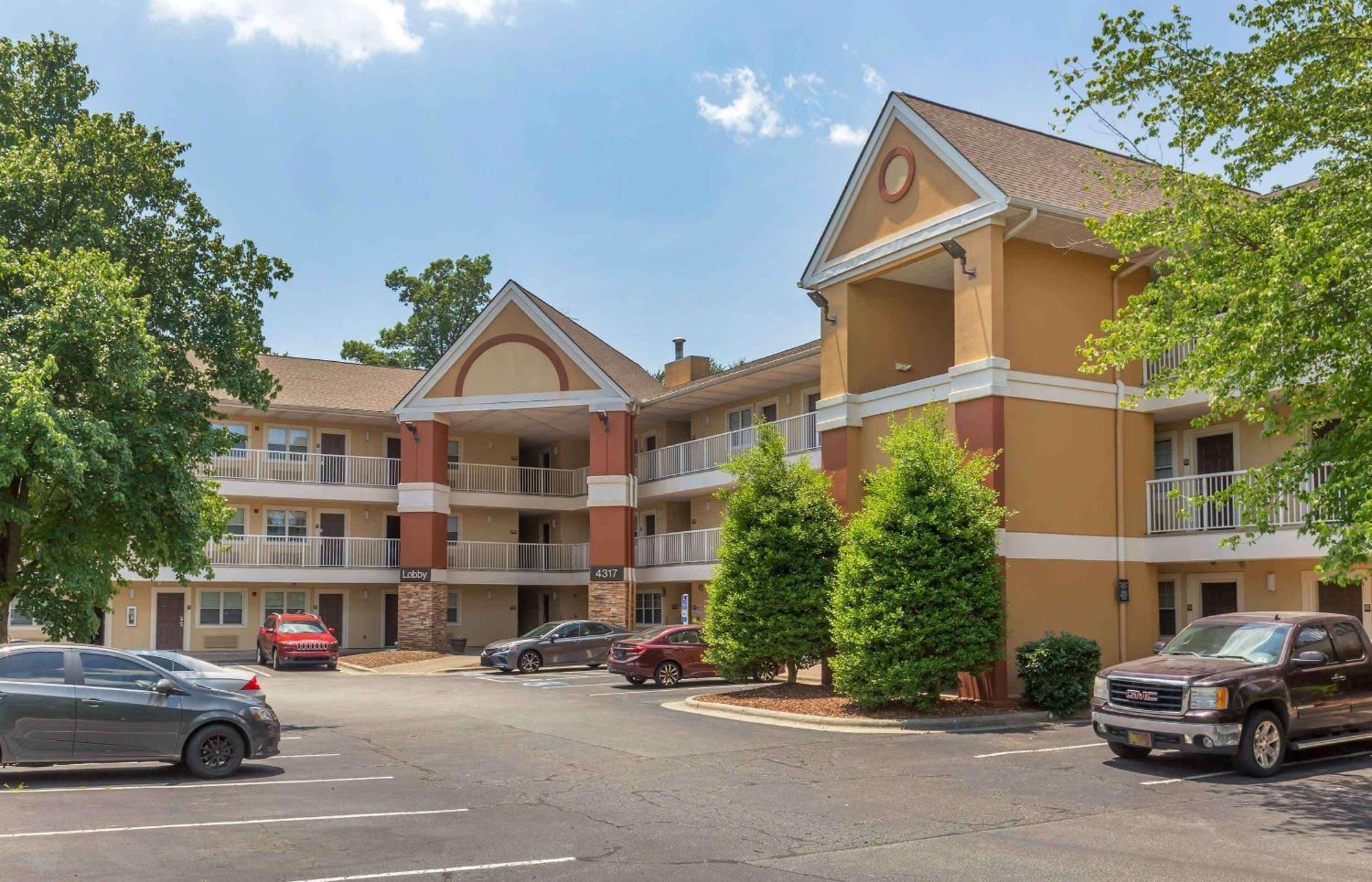 Extended Stay America Select Suites - Greensboro - Wendover Ave - Big Tree Way Exterior foto