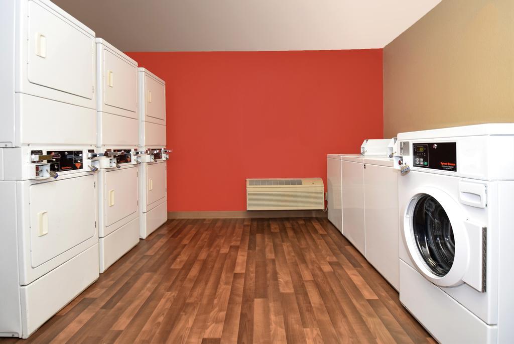 Extended Stay America Select Suites - Greensboro - Wendover Ave - Big Tree Way Exterior foto