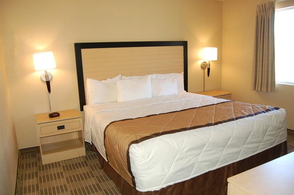 Extended Stay America Select Suites - Greensboro - Wendover Ave - Big Tree Way Exterior foto