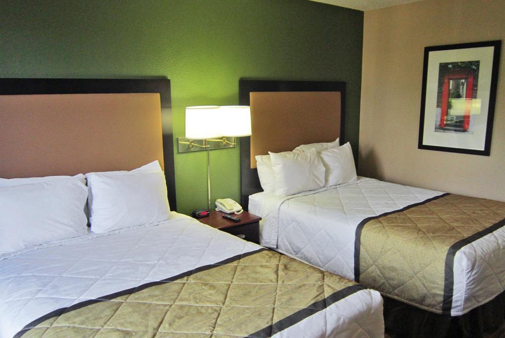 Extended Stay America Select Suites - Greensboro - Wendover Ave - Big Tree Way Exterior foto