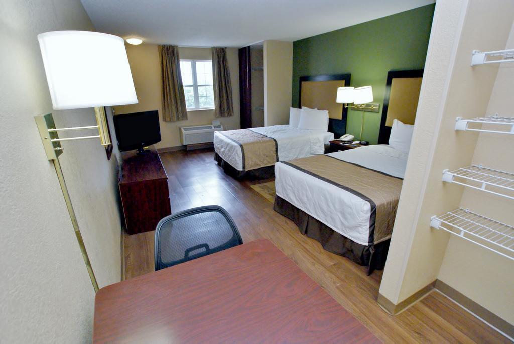 Extended Stay America Select Suites - Greensboro - Wendover Ave - Big Tree Way Exterior foto