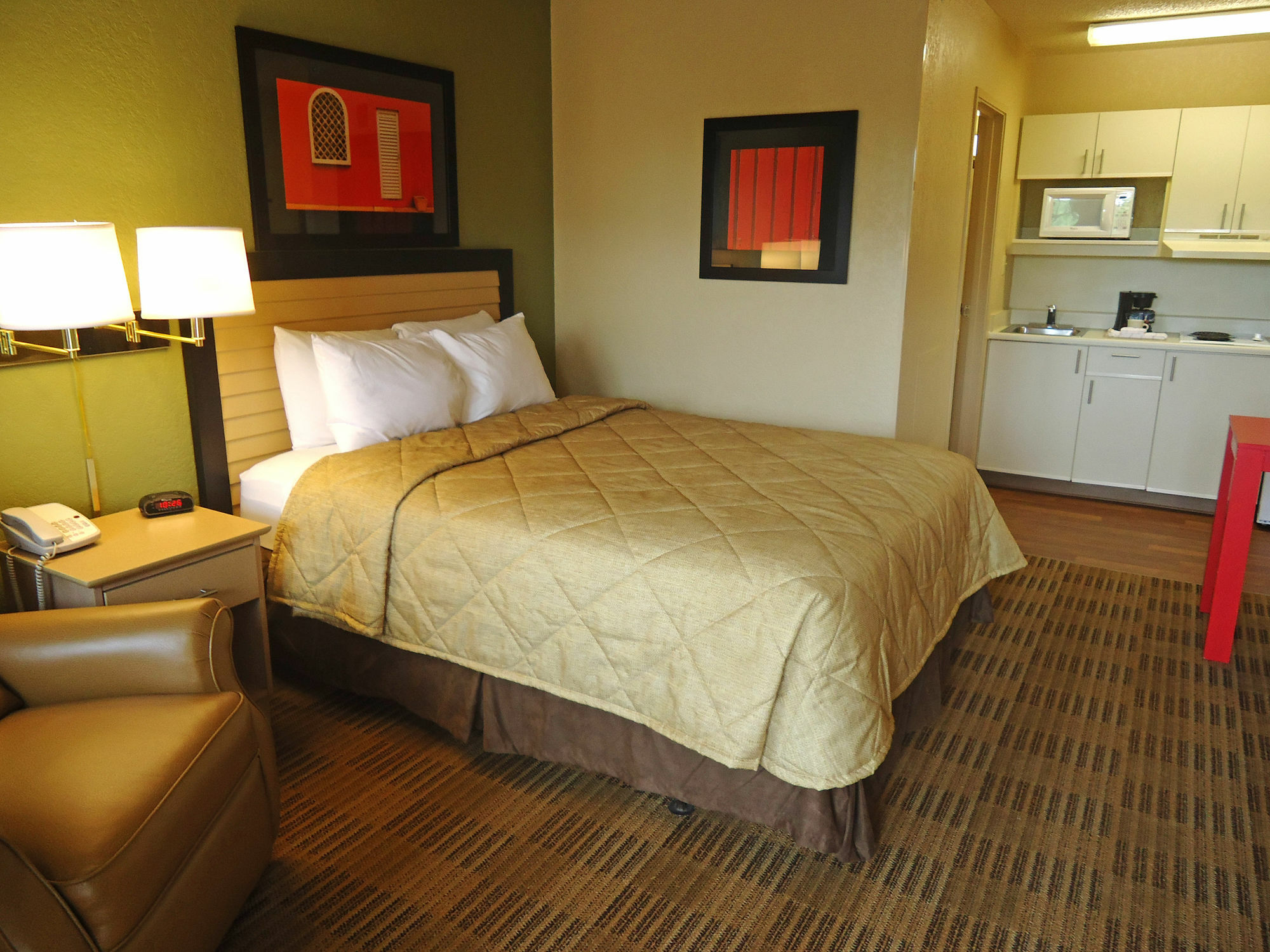 Extended Stay America Select Suites - Greensboro - Wendover Ave - Big Tree Way Exterior foto